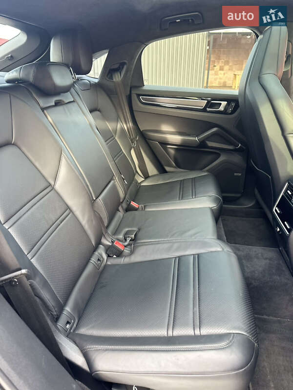 Внедорожник / Кроссовер Porsche Cayenne 2022 в Киеве