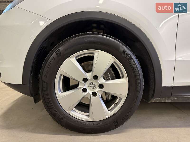 Внедорожник / Кроссовер Porsche Cayenne 2019 в Киеве