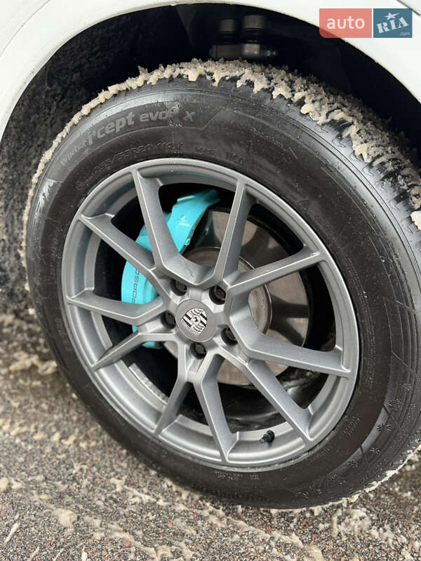 Внедорожник / Кроссовер Porsche Cayenne 2018 в Киеве