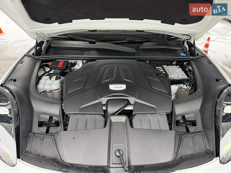 Внедорожник / Кроссовер Porsche Cayenne 2018 в Киеве