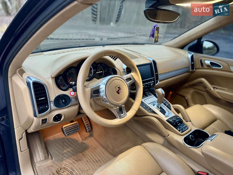 Внедорожник / Кроссовер Porsche Cayenne 2010 в Житомире