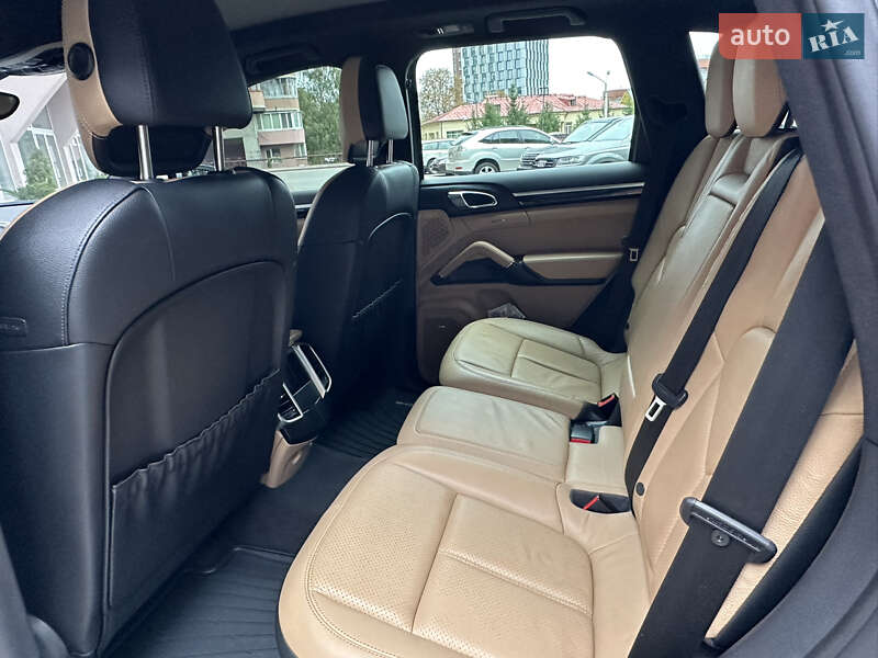 Внедорожник / Кроссовер Porsche Cayenne 2014 в Днепре