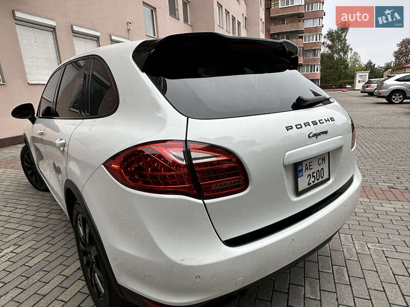 Внедорожник / Кроссовер Porsche Cayenne 2014 в Днепре