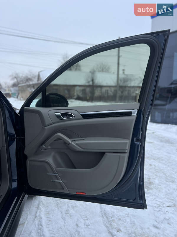 Внедорожник / Кроссовер Porsche Cayenne 2012 в Виннице