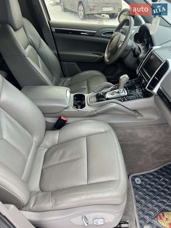 Внедорожник / Кроссовер Porsche Cayenne 2012 в Виннице