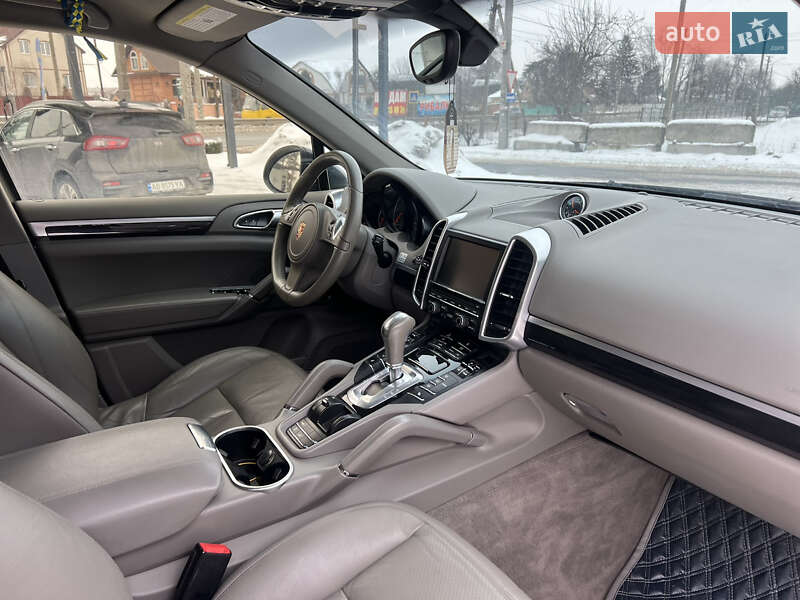 Внедорожник / Кроссовер Porsche Cayenne 2012 в Виннице