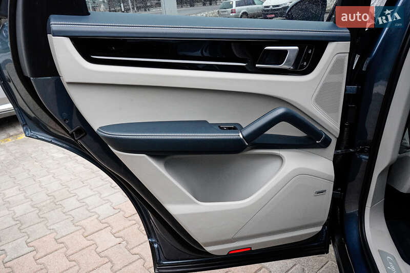 Внедорожник / Кроссовер Porsche Cayenne 2019 в Житомире фото 25 Внедорожник / Кроссовер Porsche Cayenne 2019 в Житомире