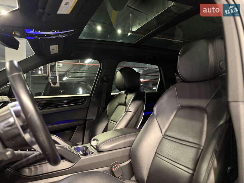 Внедорожник / Кроссовер Porsche Cayenne 2018 в Одессе