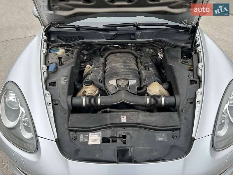 Внедорожник / Кроссовер Porsche Cayenne 2010 в Днепре