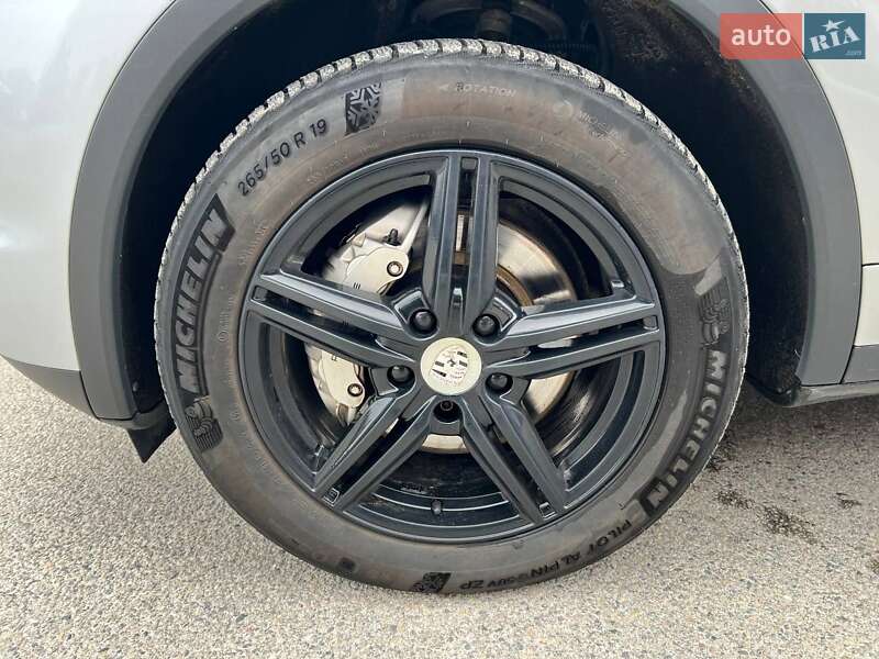 Внедорожник / Кроссовер Porsche Cayenne 2010 в Днепре