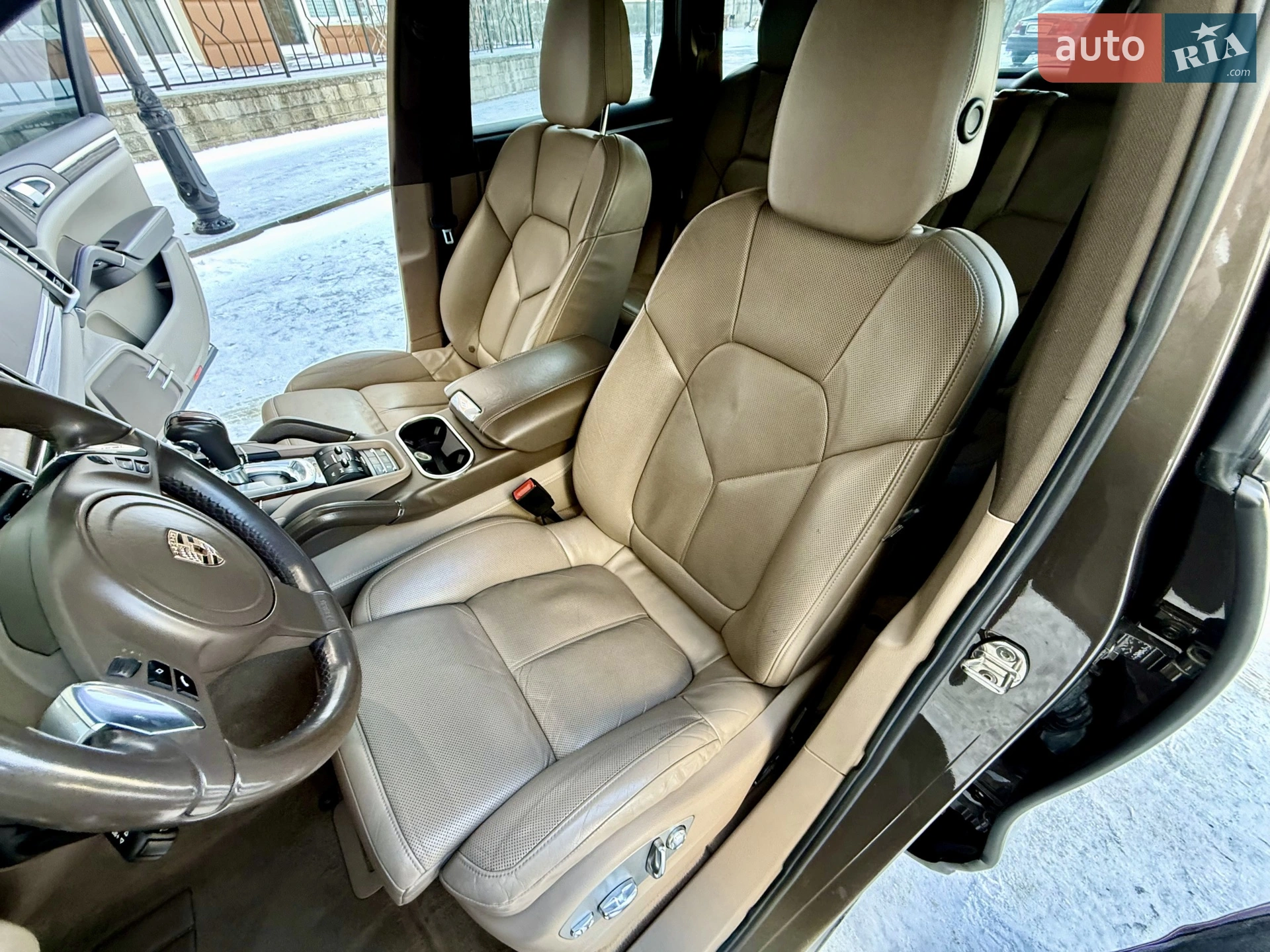 2011 Porsche Cayenne - мініатюра 91