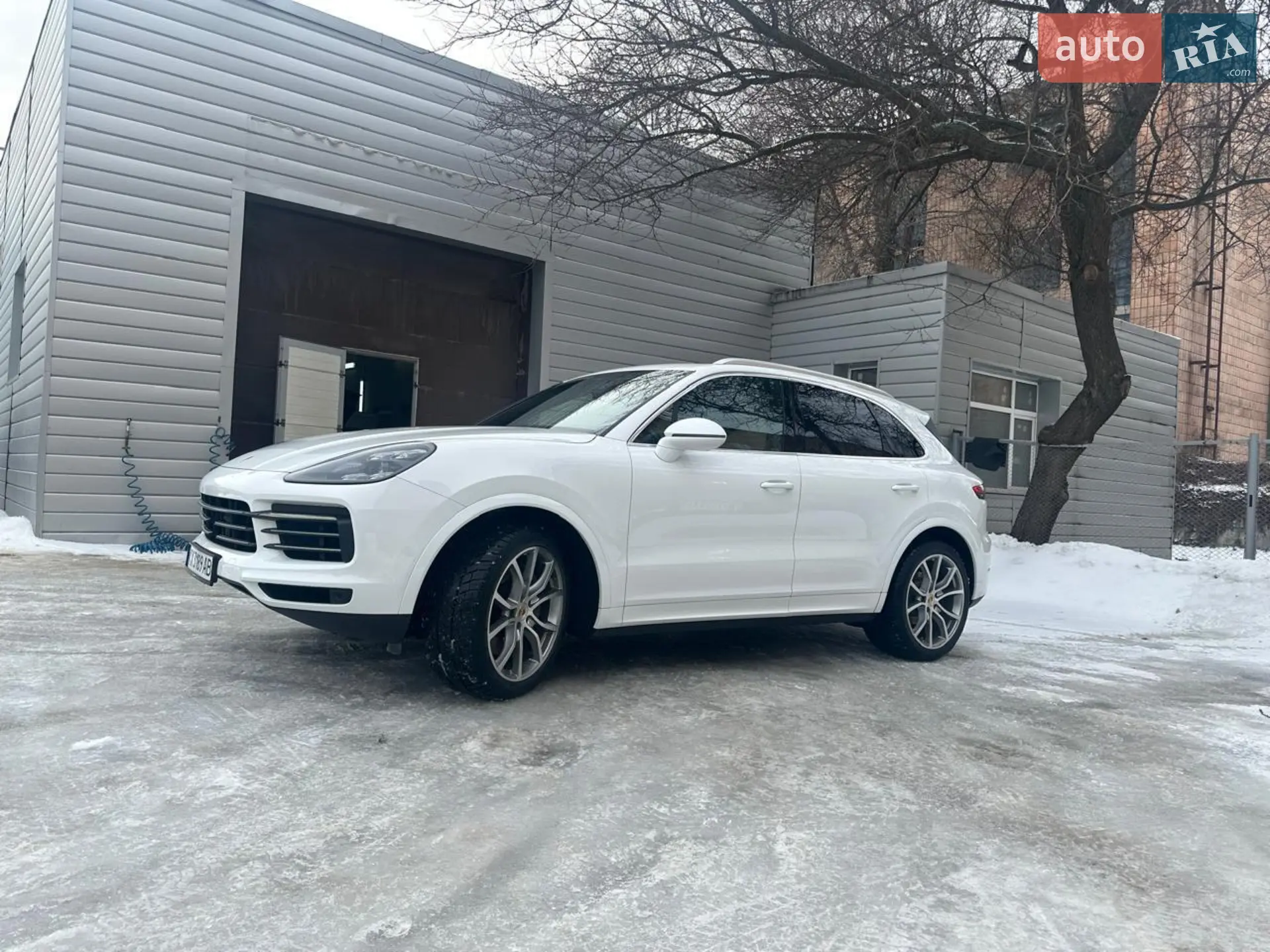 2019 Porsche Cayenne - мініатюра 2