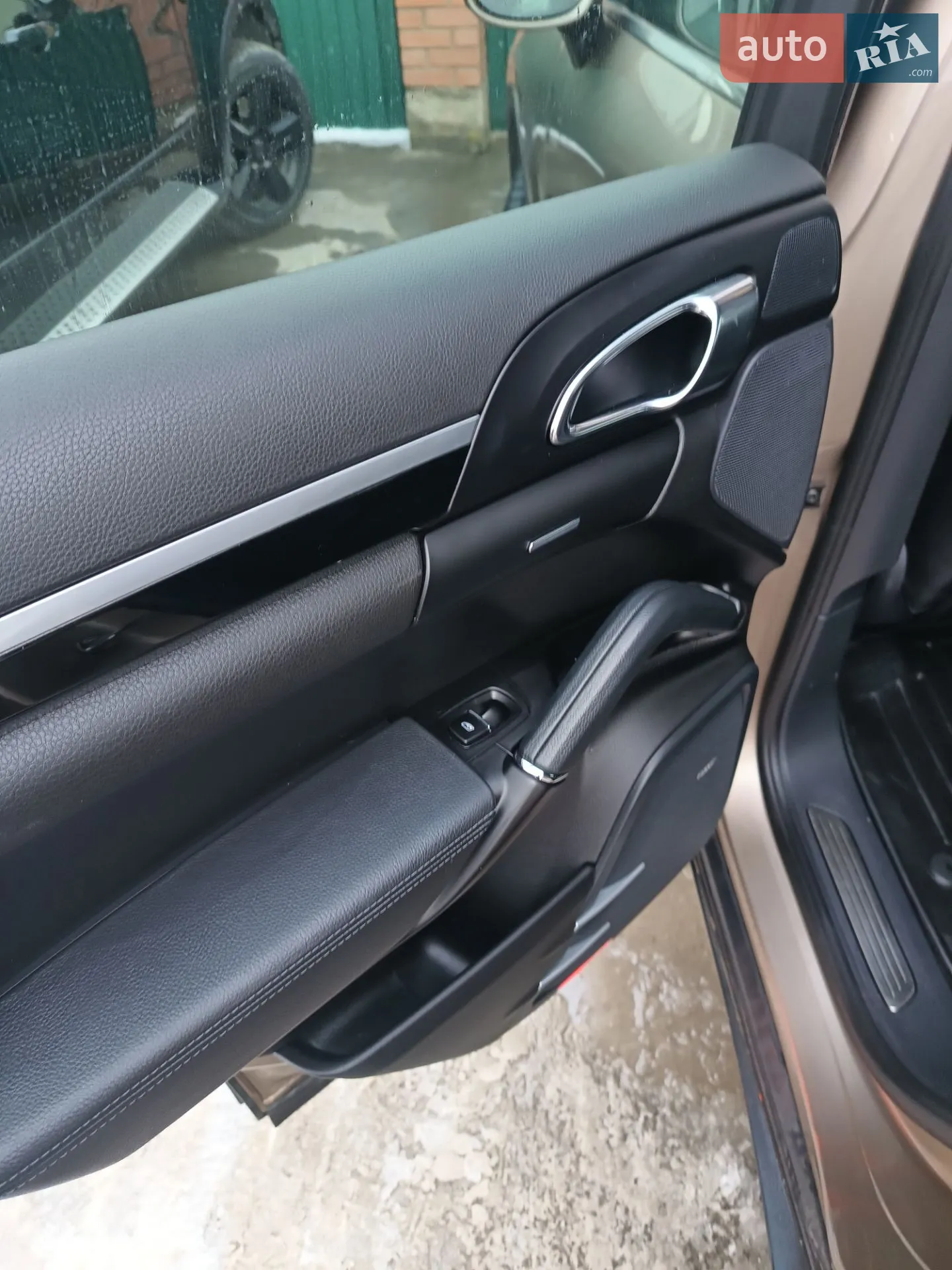 2015 Porsche Cayenne - мініатюра 18
