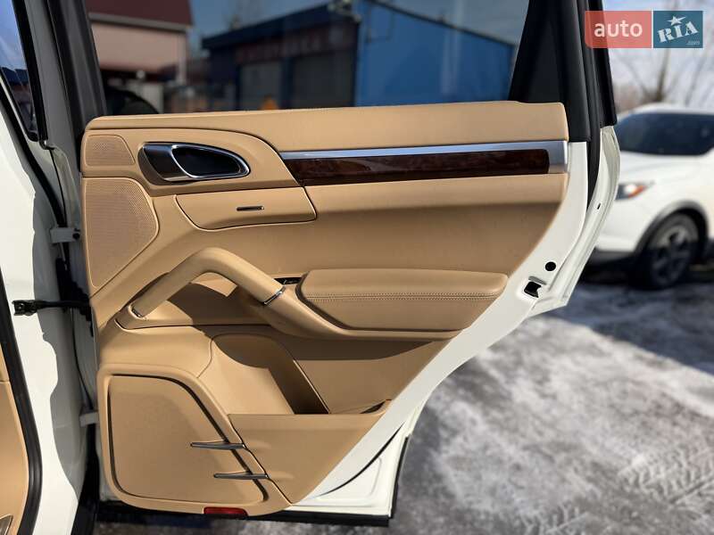 Внедорожник / Кроссовер Porsche Cayenne 2011 в Киеве фото 30 Внедорожник / Кроссовер Porsche Cayenne 2011 в Киеве