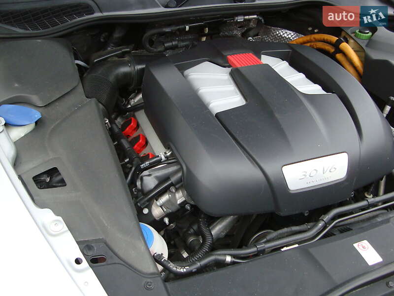 Внедорожник / Кроссовер Porsche Cayenne 2014 в Ровно