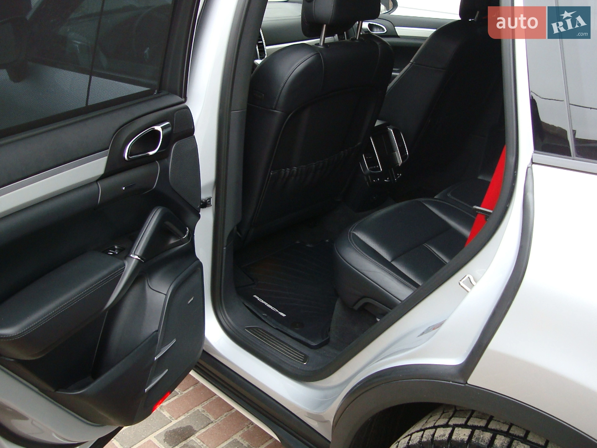 2014 Porsche Cayenne - мініатюра 38