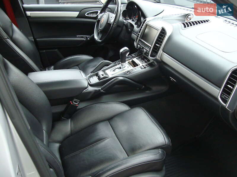 Внедорожник / Кроссовер Porsche Cayenne 2014 в Ровно