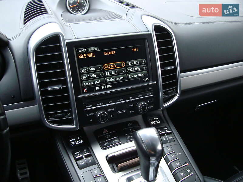 Внедорожник / Кроссовер Porsche Cayenne 2014 в Ровно