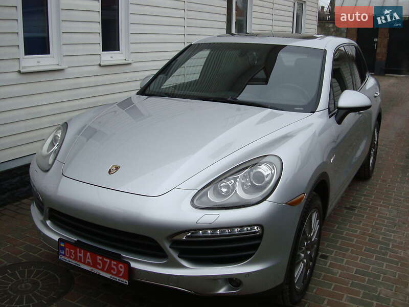 Внедорожник / Кроссовер Porsche Cayenne 2014 в Ровно