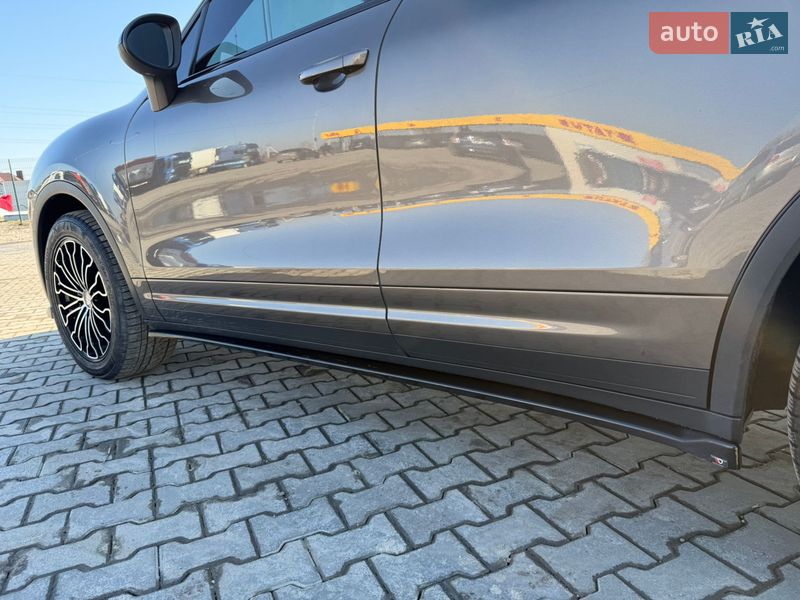 Позашляховик / Кросовер Porsche Cayenne 2012 в Луцьку