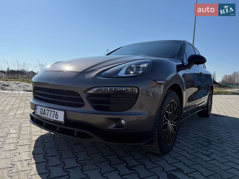 Позашляховик / Кросовер Porsche Cayenne 2012 в Луцьку