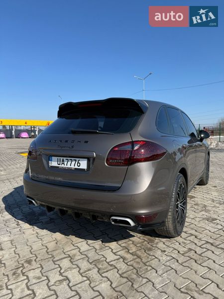 Позашляховик / Кросовер Porsche Cayenne 2012 в Луцьку