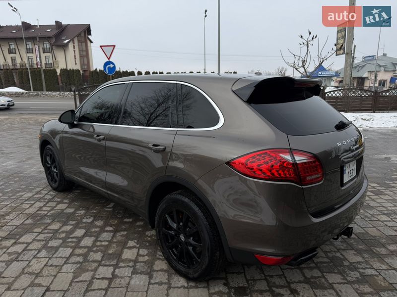 Внедорожник / Кроссовер Porsche Cayenne 2013 в Тернополе