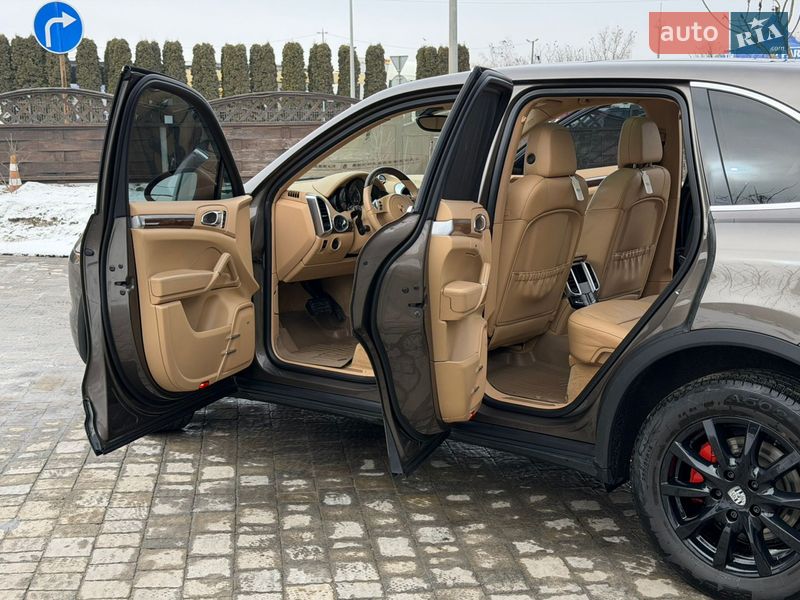 Внедорожник / Кроссовер Porsche Cayenne 2013 в Тернополе