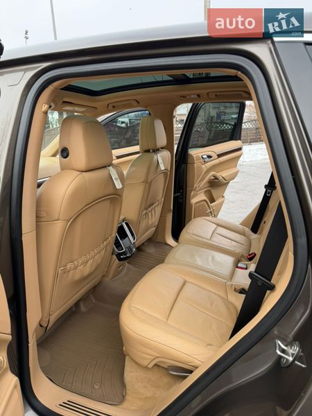 Внедорожник / Кроссовер Porsche Cayenne 2013 в Тернополе