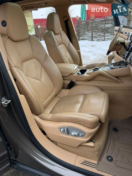 Внедорожник / Кроссовер Porsche Cayenne 2013 в Тернополе