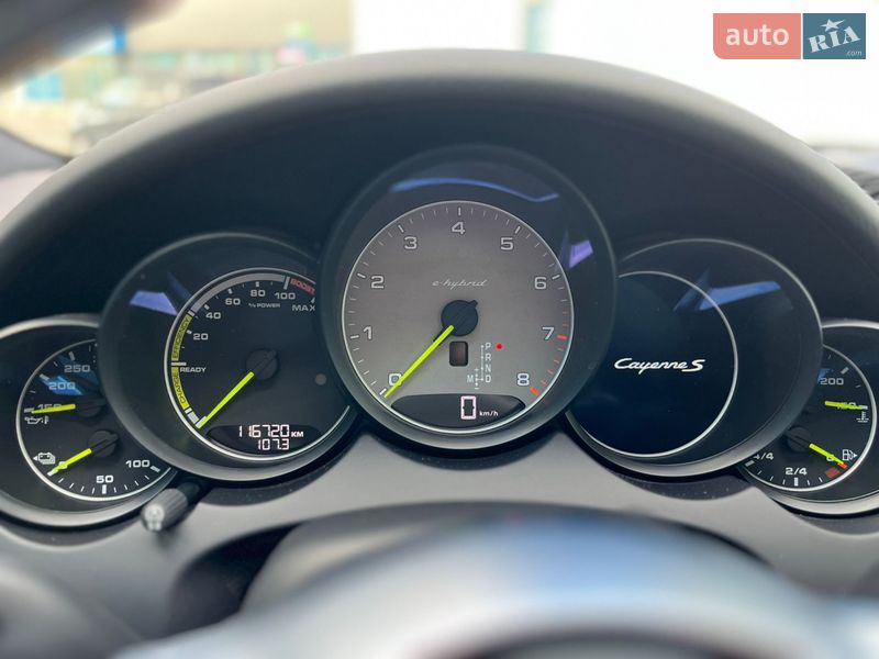 Внедорожник / Кроссовер Porsche Cayenne 2016 в Киеве