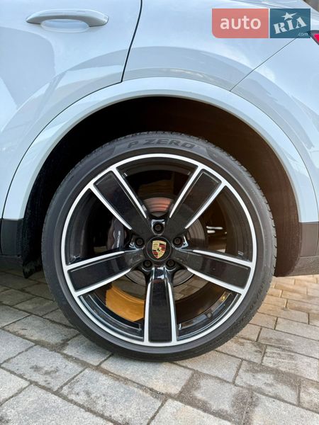 Внедорожник / Кроссовер Porsche Cayenne 2021 в Львове