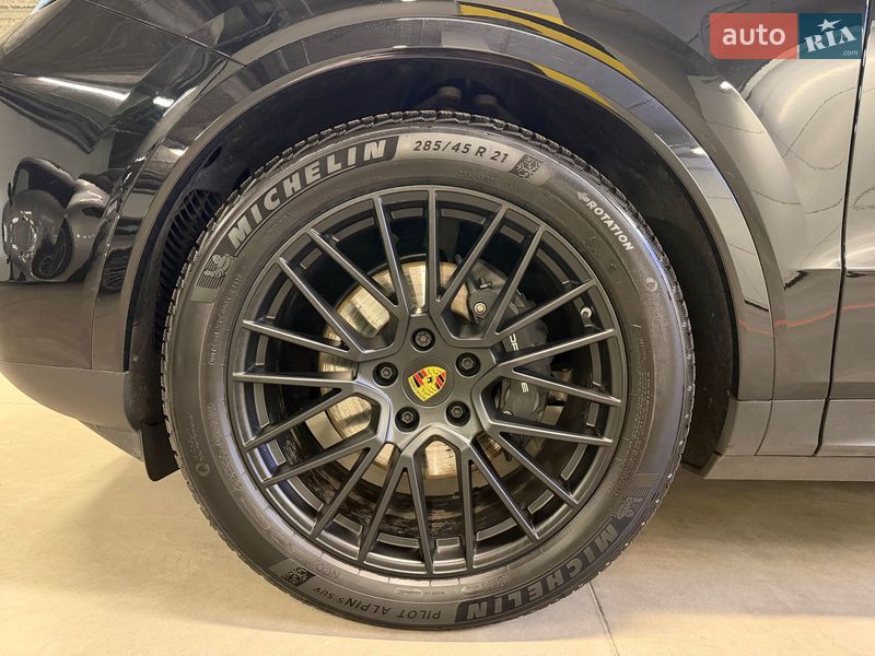 Внедорожник / Кроссовер Porsche Cayenne 2023 в Киеве