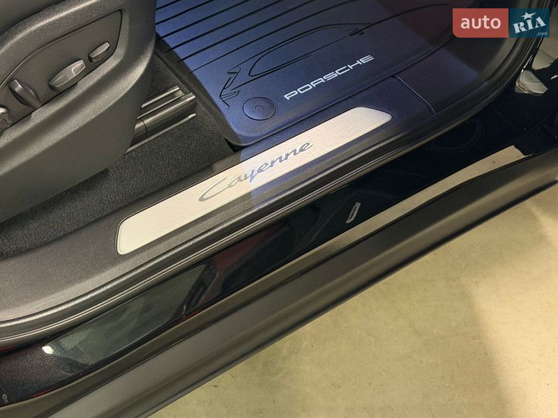 Внедорожник / Кроссовер Porsche Cayenne 2023 в Киеве