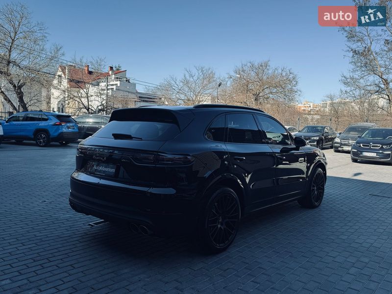Позашляховик / Кросовер Porsche Cayenne 2017 в Одесі