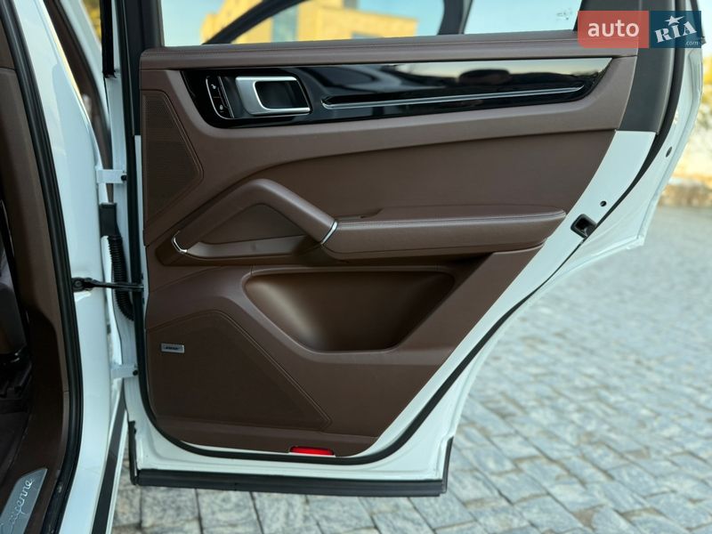 Внедорожник / Кроссовер Porsche Cayenne 2018 в Львове