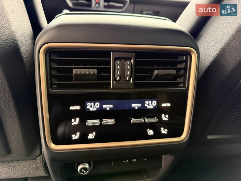 Внедорожник / Кроссовер Porsche Cayenne 2024 в Киеве