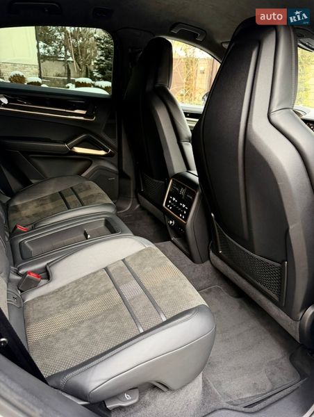 Внедорожник / Кроссовер Porsche Cayenne 2024 в Киеве