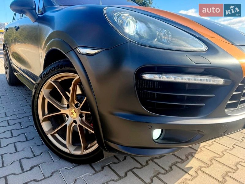 Внедорожник / Кроссовер Porsche Cayenne 2010 в Хмельницком