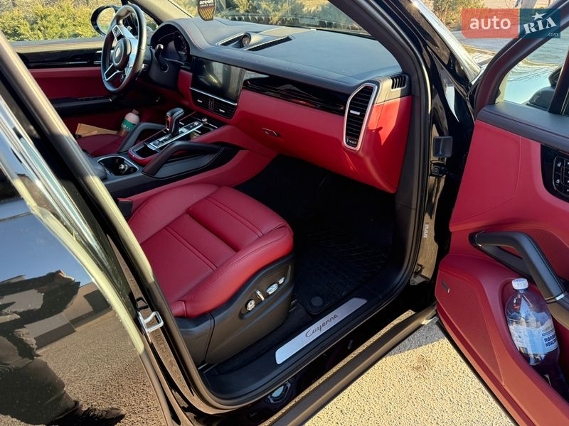 Внедорожник / Кроссовер Porsche Cayenne 2019 в Запорожье