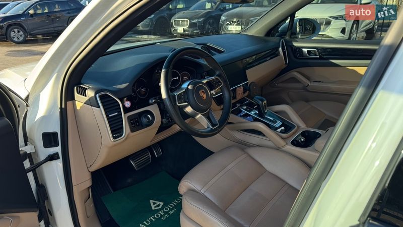 Внедорожник / Кроссовер Porsche Cayenne 2018 в Киеве