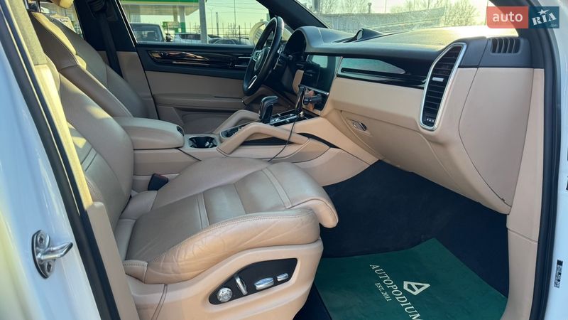 Внедорожник / Кроссовер Porsche Cayenne 2018 в Киеве