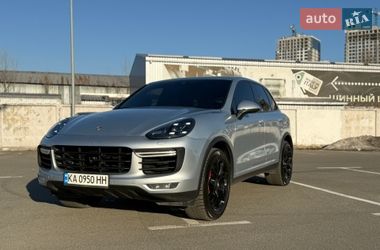 Внедорожник / Кроссовер Porsche Cayenne 2015 в Киеве
