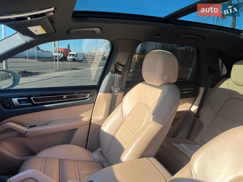 Позашляховик / Кросовер Porsche Cayenne 2019 в Києві
