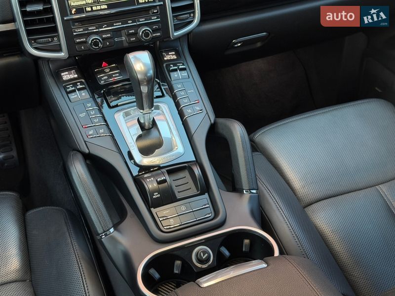 Внедорожник / Кроссовер Porsche Cayenne 2016 в Тернополе