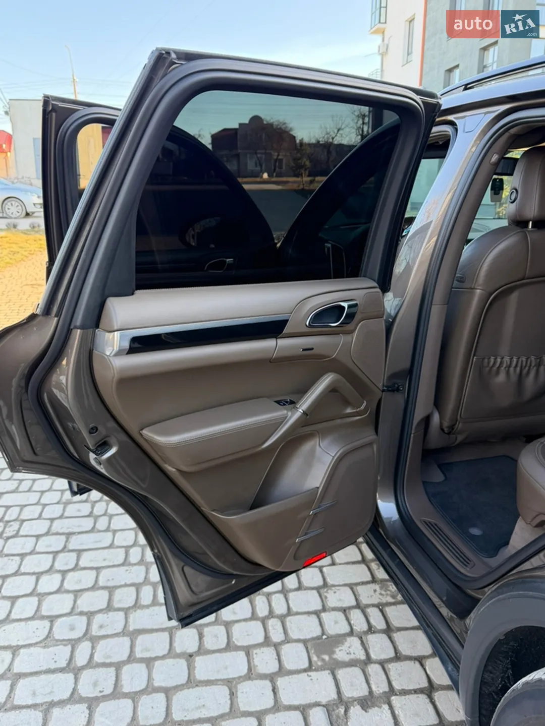 2010 Porsche Cayenne - мініатюра 28