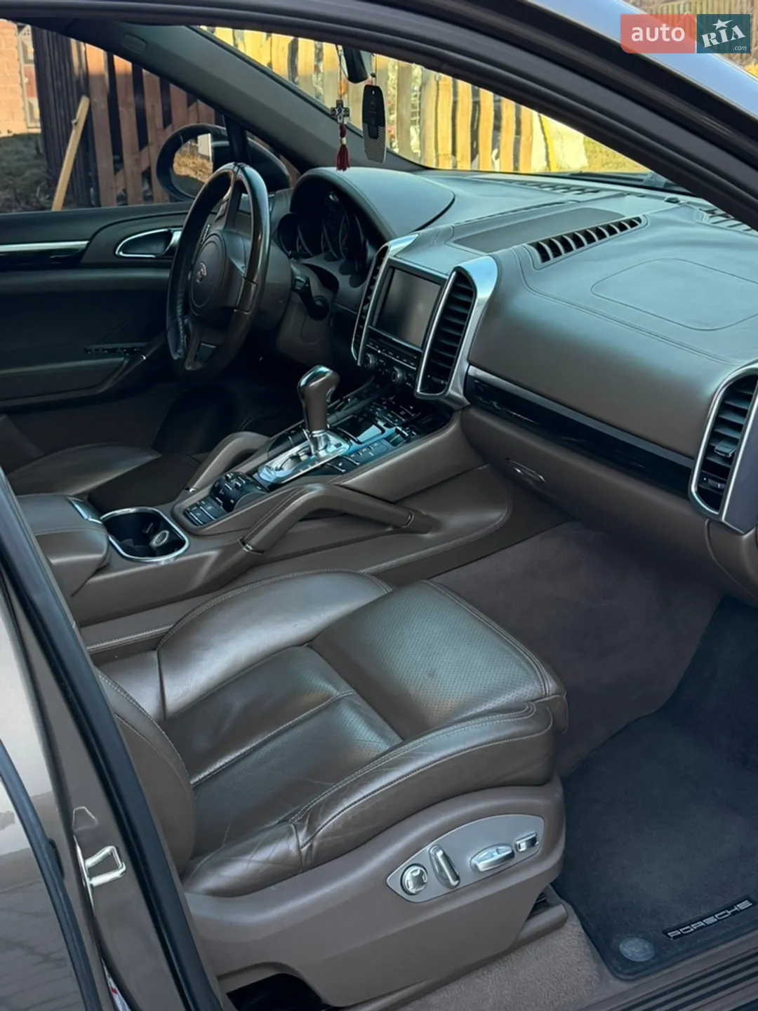 2010 Porsche Cayenne - мініатюра 37