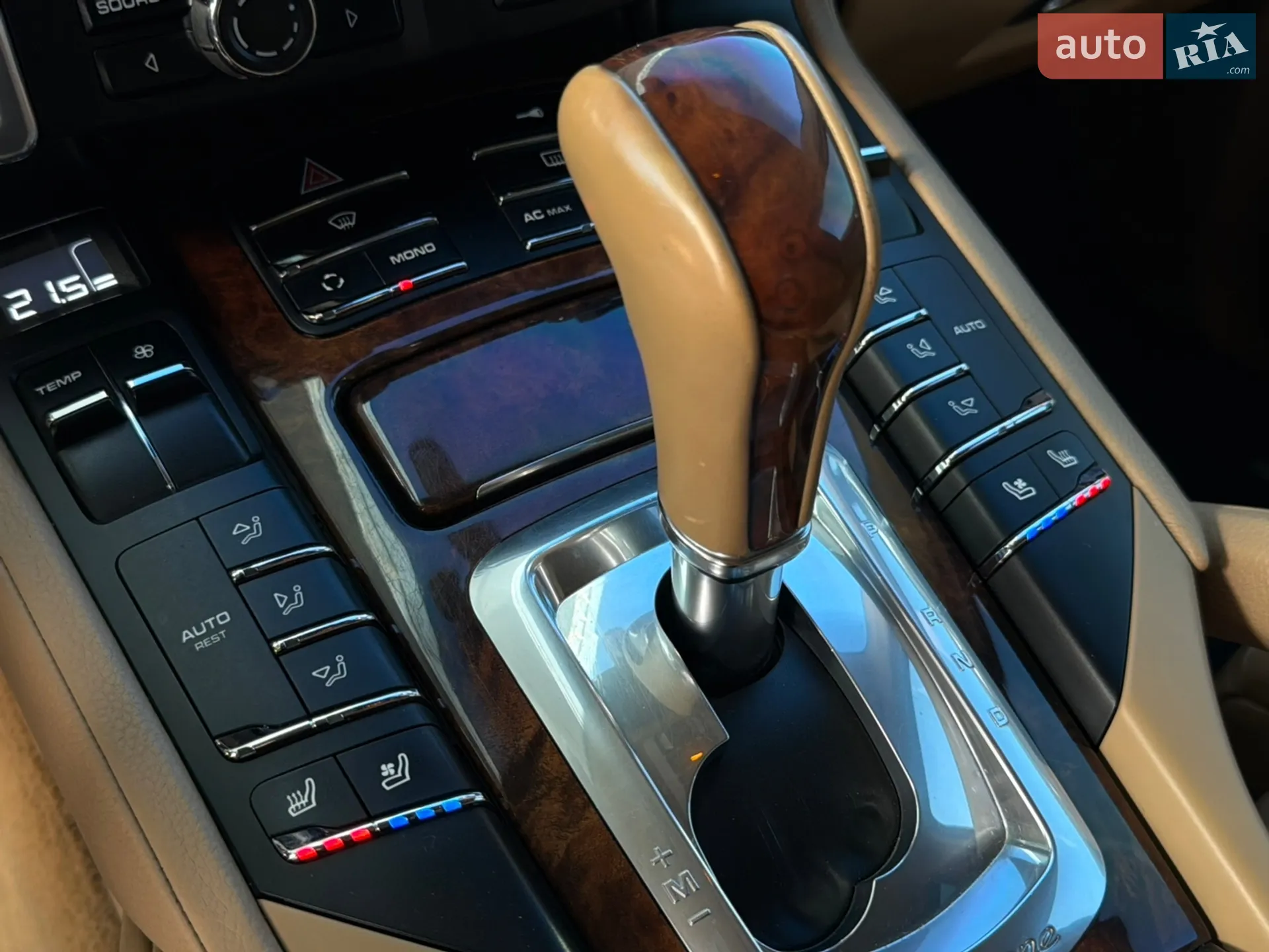 2010 Porsche Cayenne - мініатюра 36