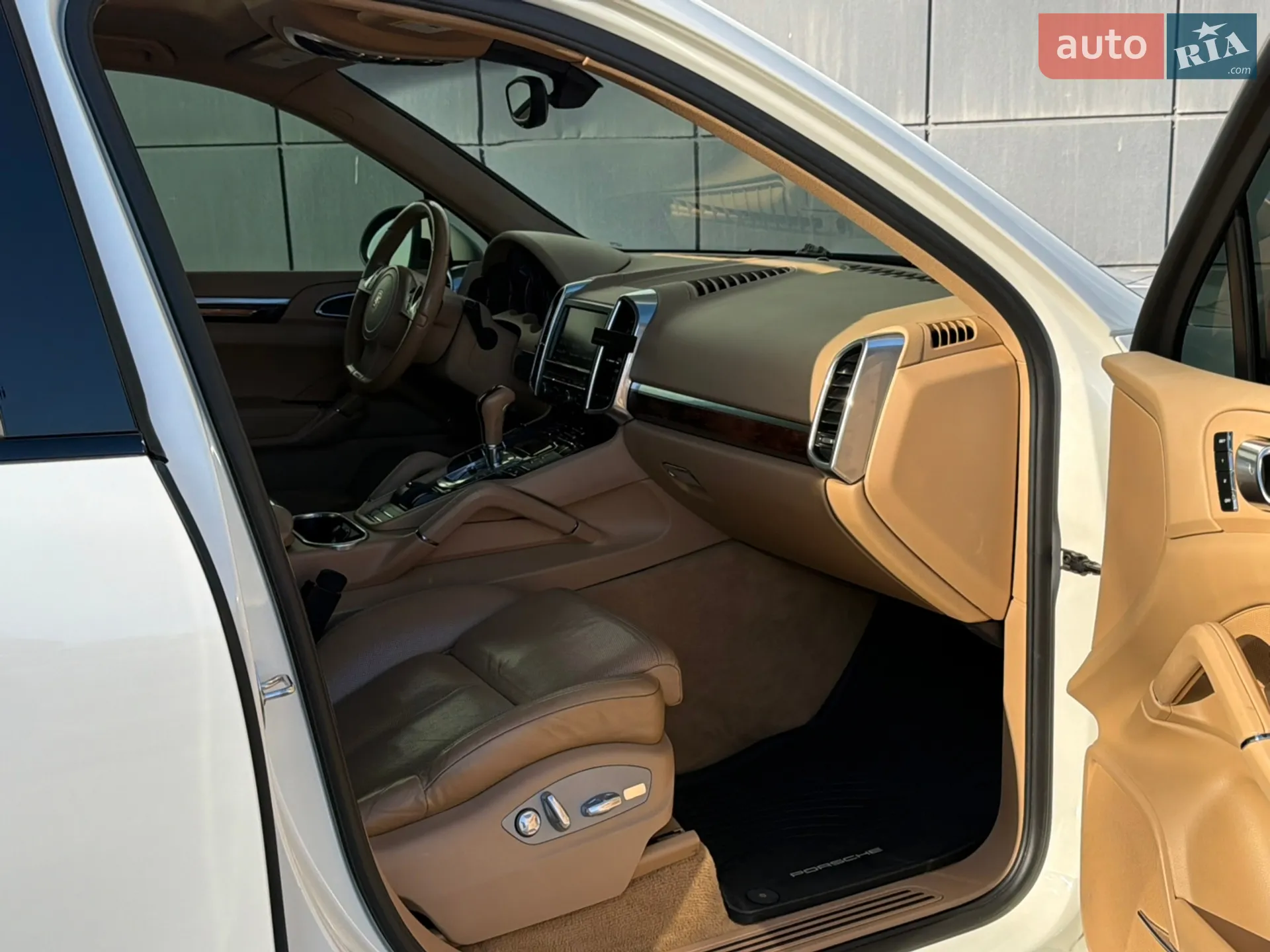 2010 Porsche Cayenne - мініатюра 52