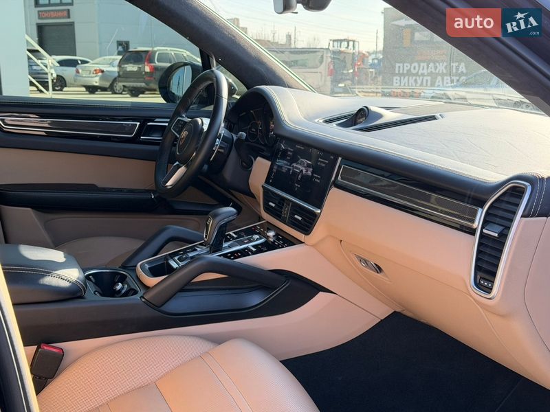 Внедорожник / Кроссовер Porsche Cayenne 2018 в Киеве